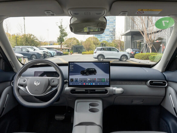 2026 Leapmotor A10 53 kWh, зелёный, 2245000 рублей - вид 20