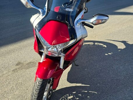 2010 Honda VFR 1200, красный, 700000 рублей, вид 2