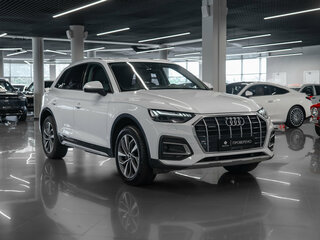 2021 Audi Q5 45 TFSI II (FY) Рестайлинг, белый, 4000000 рублей, вид 2