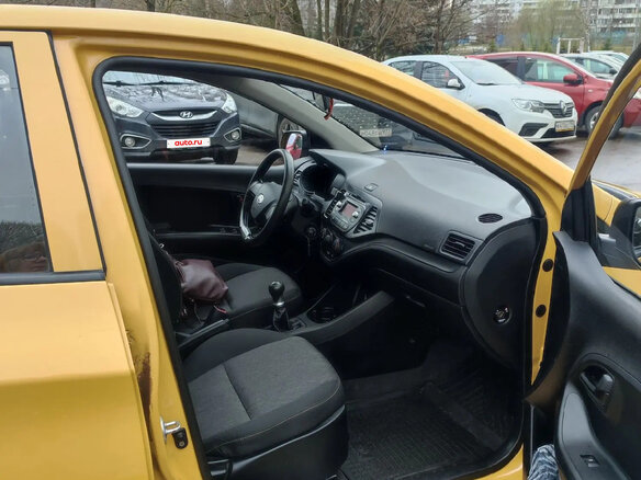 2011 Kia Picanto II, бежевый, 650000 рублей - вид 6