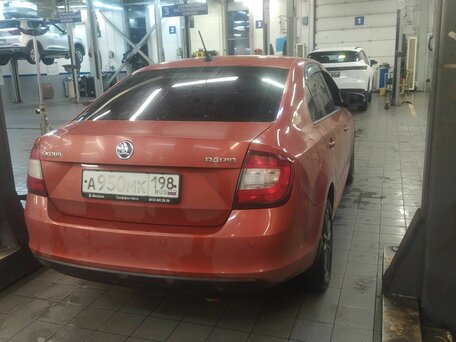 2018 Skoda Rapid I Рестайлинг, оранжевый, 950000 рублей, вид 3