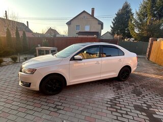 2018 Skoda Rapid I Рестайлинг, белый, 1115000 рублей, вид 4