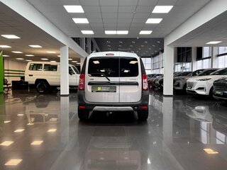 2018 Lada (ВАЗ) Largus Cross I, серебристый, 1000000 рублей, вид 4