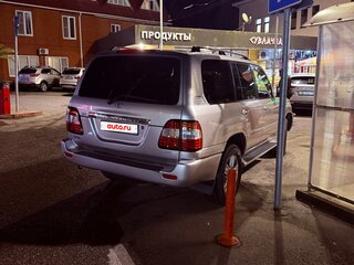 2003 Toyota Land Cruiser 100 Series Рестайлинг 1, серебристый, 1700000 рублей, вид 3