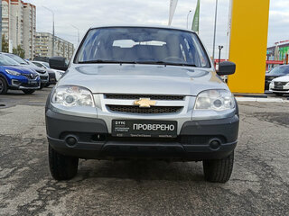 2014 Chevrolet Niva I Рестайлинг, серебристый, 530000 рублей, вид 2
