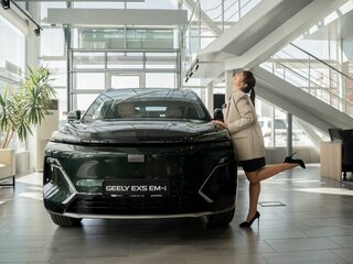 2026 Geely EX5 Гибрид EM-i, зелёный, 3974990 рублей, вид 1
