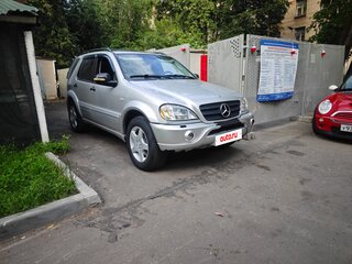 2001 Mercedes-Benz M-Класс AMG 55 AMG I (W163) Рестайлинг, серый, 800000 рублей, вид 1