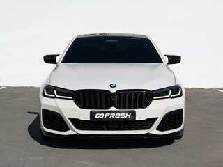 2021 BMW 5 серии 530i xDrive VII (G30/G31/G38) Рестайлинг, белый, 4950000 рублей, вид 3