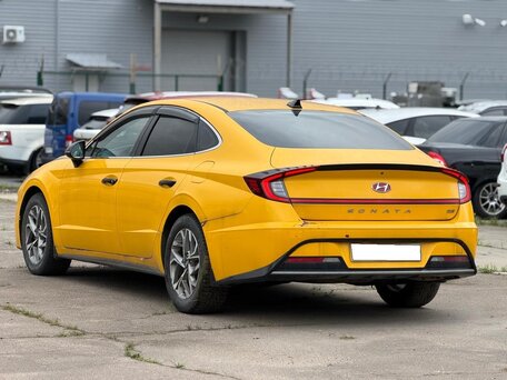 2021 Hyundai Sonata VIII (DN8), жёлтый, 1850000 рублей, вид 3