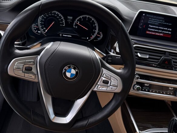 2016 BMW 7 серии 750i xDrive VI (G11/G12), чёрный, 3400000 рублей - вид 17