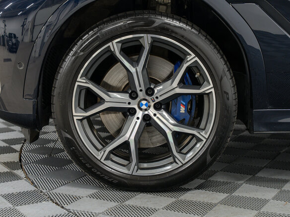 2020 BMW X6 30d III (G06), синий, 7990000 рублей - вид 2
