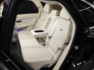 2026 Bentley Bentayga I Рестайлинг, чёрный, 49760400 рублей, вид 4