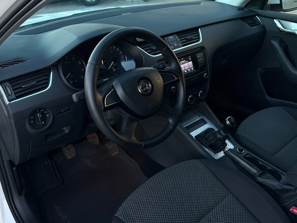2014 Skoda Octavia III (A7), белый, 1245000 рублей - вид 9