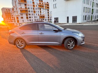 2017 Hyundai Solaris II, серый, 1350000 рублей, вид 3