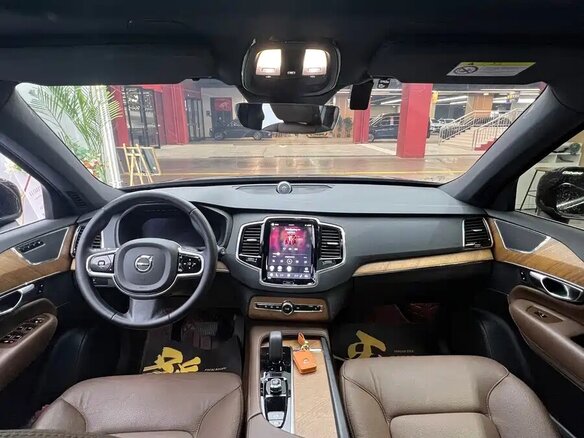2023 Volvo XC90 II Рестайлинг 1, чёрный, 5956508 рублей - вид 6