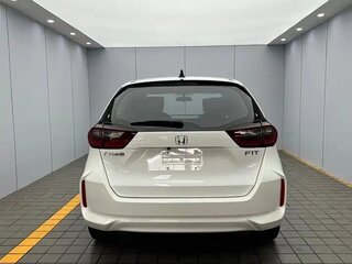 2022 Honda Fit IV Рестайлинг, белый, 1150003 рублей, вид 5