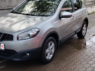 2012 Nissan Qashqai I Рестайлинг, серебристый, 950000 рублей, вид 1