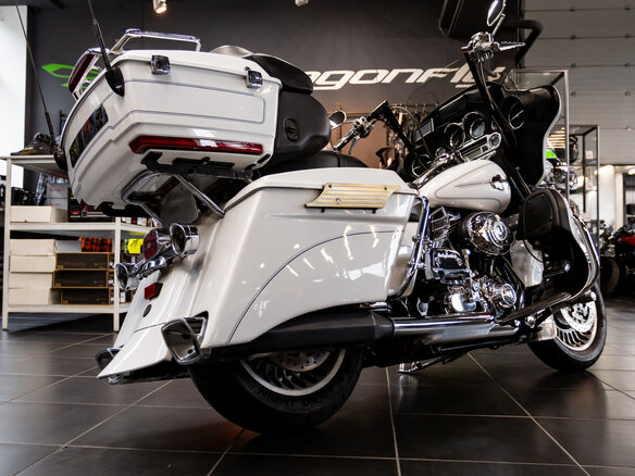 2011 Harley-Davidson Electra Glide, белый, 1100000 рублей - вид 5
