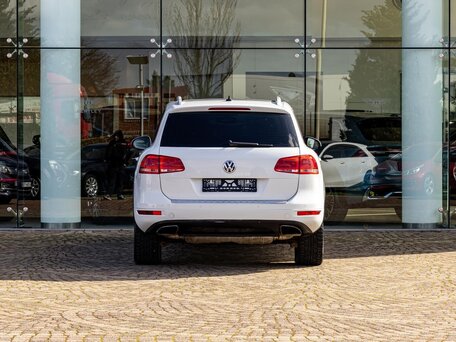 2014 Volkswagen Touareg II, белый, 2235000 рублей, вид 5