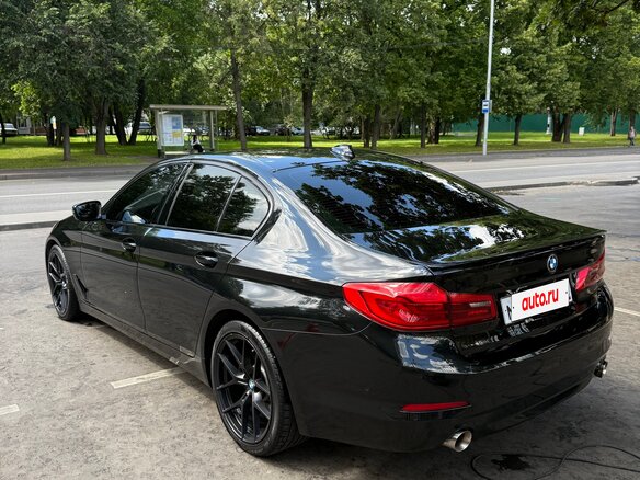 2019 BMW 5 серии 530d VII (G30/G31/G38), чёрный, 3900000 рублей - вид 2