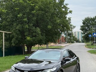 2018 Toyota Camry VIII (XV70), чёрный, 2150000 рублей, вид 1