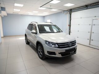 2013 Volkswagen Tiguan I Рестайлинг, серебристый, 949000 рублей, вид 4