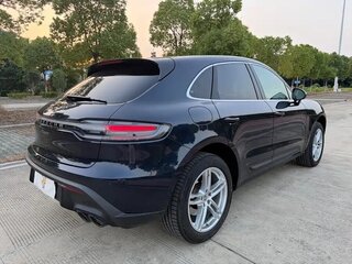 2023 Porsche Macan I Рестайлинг 2, чёрный, 5391000 рублей, вид 4