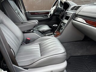 2001 Land Rover Range Rover II, чёрный, 3000000 рублей, вид 4