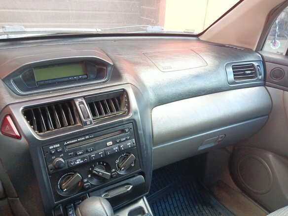 2002 Mitsubishi Space Wagon III, серебристый - вид 16