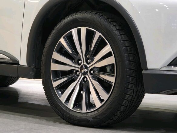 2019 Mitsubishi Outlander III Рестайлинг 3, белый - вид 25