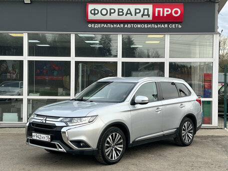 2019 Mitsubishi Outlander III Рестайлинг 3, серебристый, 1999000 рублей, вид 2