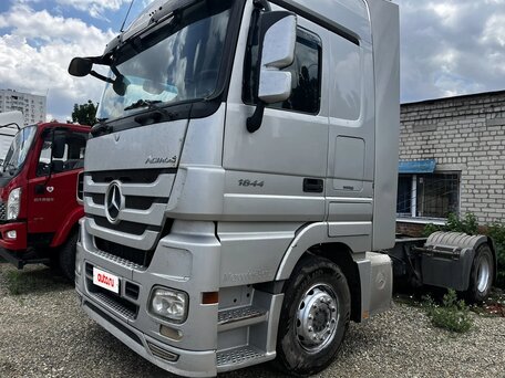 2017 Mercedes-Benz Actros, серебристый, 3980000 рублей, вид 1