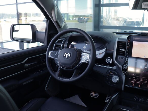 2026 Ram 1500 Crew Cab V Рестайлинг, красный, 12590000 рублей - вид 29