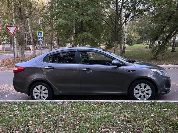 2014 Kia Rio III, серебристый, 450000 рублей - вид 1