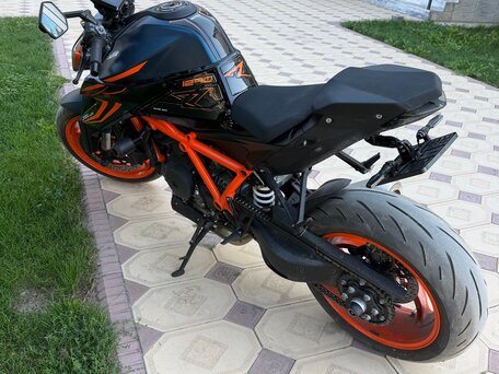 2023 KTM 1290 Super Duke R Evo, синий, 1549000 рублей, вид 2
