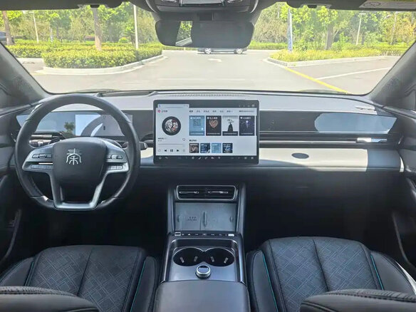 2026 BYD Qin L, серебристый - вид 9