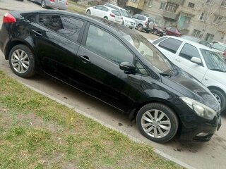 2013 Kia Cerato III, чёрный, 900000 рублей, вид 3