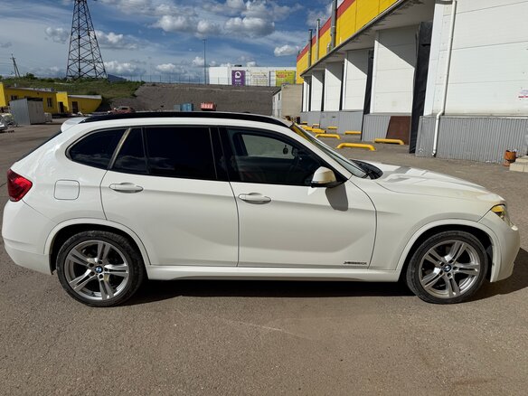 2014 BMW X1 20i I (E84) Рестайлинг, белый, 1599000 рублей - вид 3