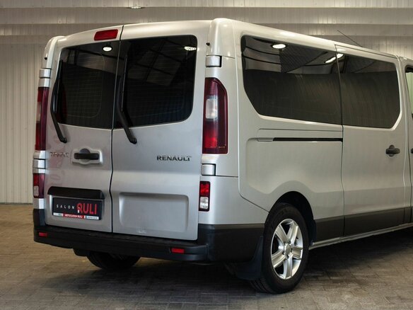 2015 Renault Trafic III, серебристый, 1895000 рублей - вид 13