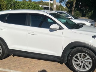 2017 Hyundai Tucson III, белый, 2000000 рублей, вид 2