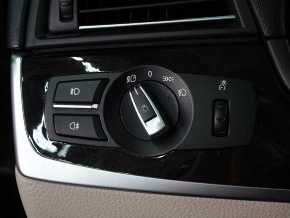 2010 BMW 5 серии 523i VI (F10/F11/F07), чёрный, 1849000 рублей - вид 16