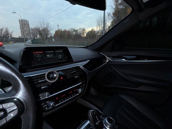 2018 BMW 5 серии 520i VII (G30/G31/G38), чёрный, 3000000 рублей - вид 28