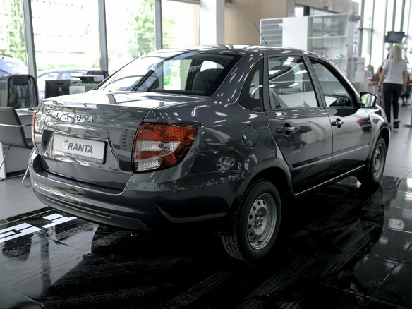 2026 Lada (ВАЗ) Granta I Рестайлинг, серый, 982000 рублей - вид 12