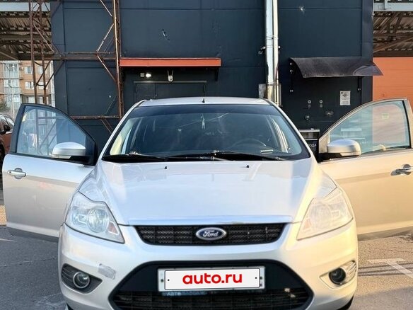 2009 Ford Focus II Рестайлинг, серебристый, 460000 рублей - вид 1