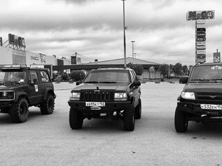 1993 Jeep Grand Cherokee I (ZJ), чёрный, 300000 рублей, вид 2
