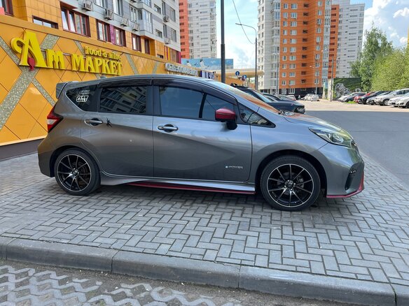 2018 Nissan Note Nismo e-Power II Рестайлинг, серый, 1550000 рублей - вид 5