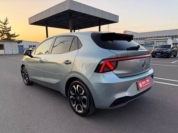 2025 MG 4 EV 42.8 kWh II, зелёный, 1675000 рублей - вид 3