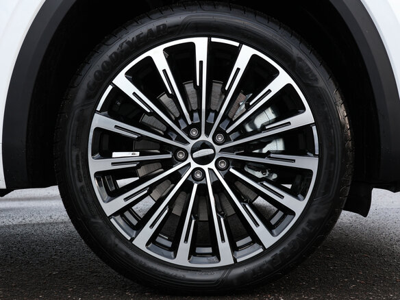 2025 Geely Monjaro I Рестайлинг, белый, 3598000 рублей - вид 27