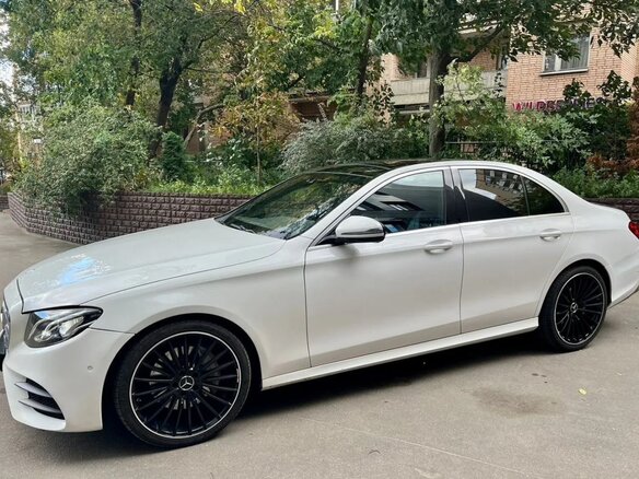 2017 Mercedes-Benz E-Класс 200 V (W213, S213, C238), белый - вид 2