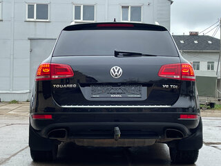 2013 Volkswagen Touareg II, чёрный, 2100000 рублей, вид 4